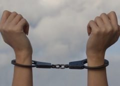 woman-hands-chains